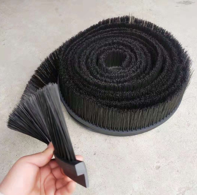 Industrial Brush Strip Custom Size H-Shape Nylon Bristle Rubber Base Strip Brush For Seal